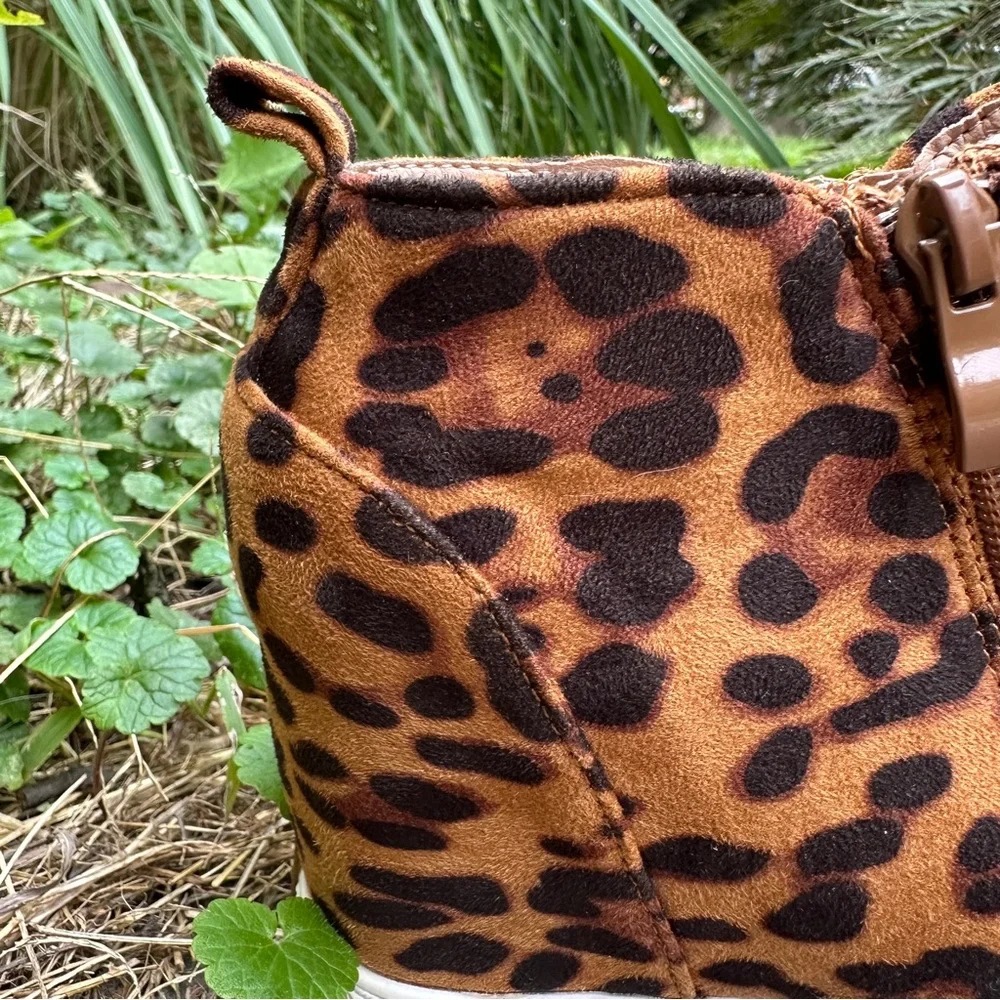 JANNA Leopard print Wedge high tops size 6 NWOT - Picture 7 of 11